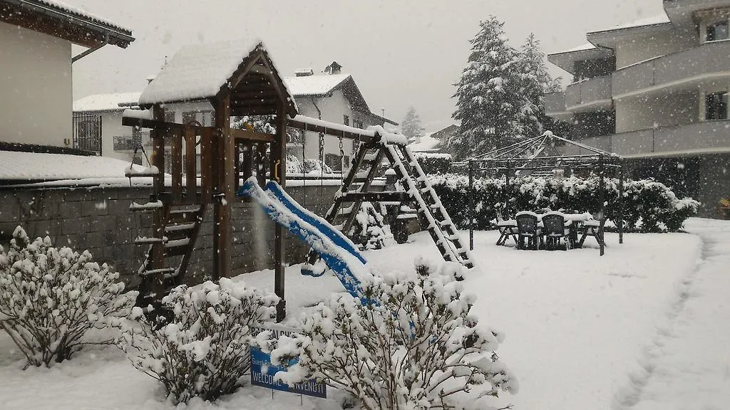 AFFITTACAMERE VALCHIAVENNA - Foresteria Lombarda con PARCHEGGIO PRIVATO SUL POSTO! Apprezzata Gestione Familiare dal 2012, Qualità-Prezzo TOP! Guest-House with PRIVATE PARKING ON SITE! Appreciated Family Management since 2012, Quality-Price TOP!-1